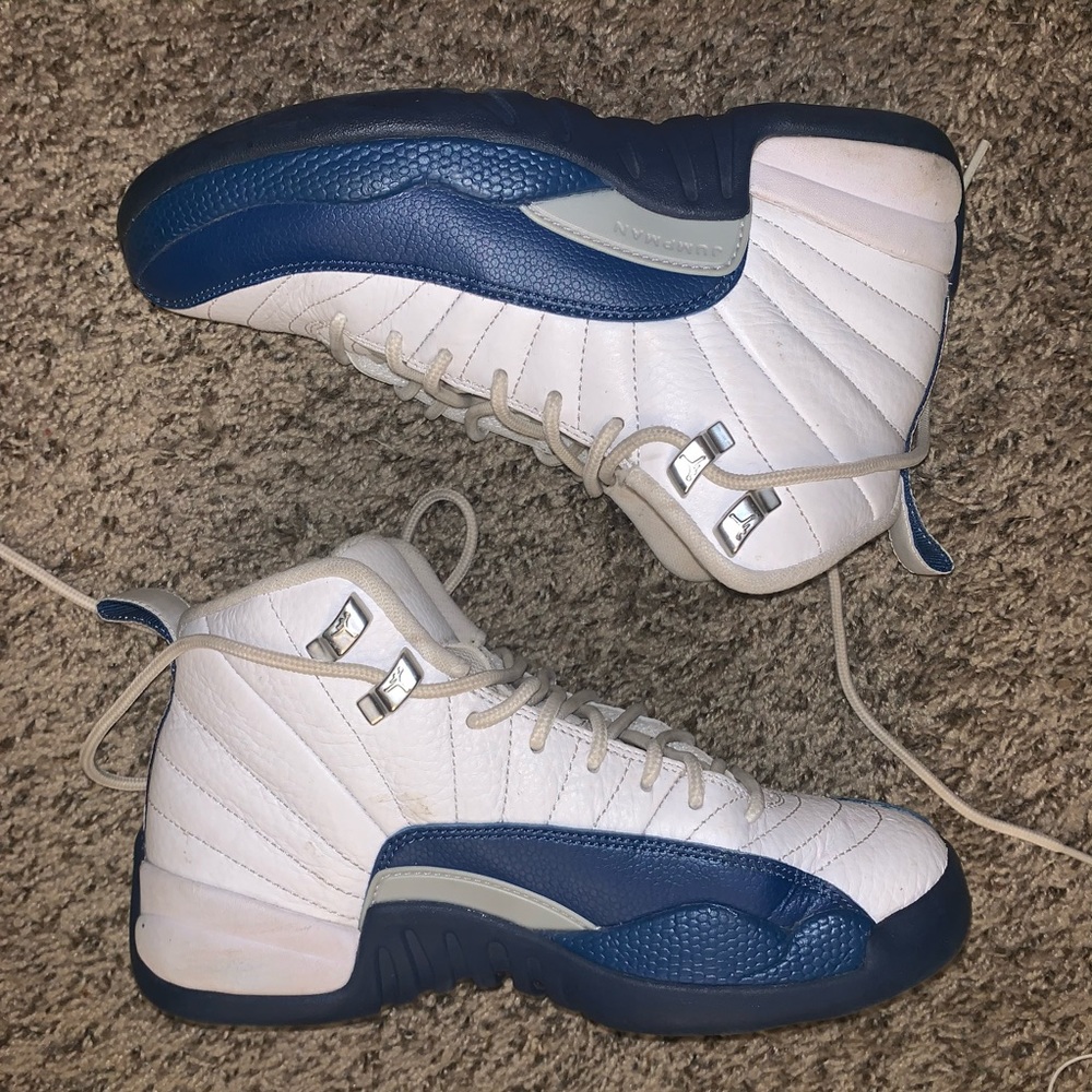 Jordan 12 French blue size 6us women 4Y kids